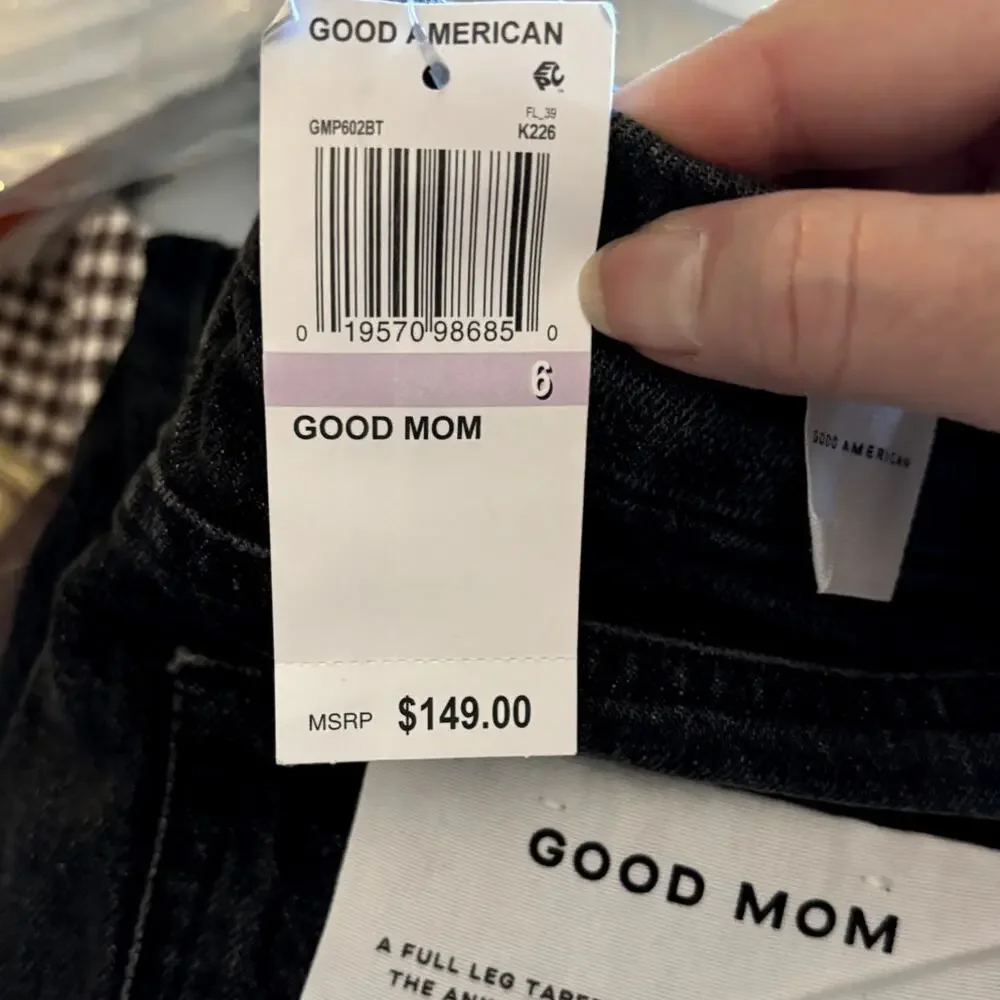 NWT Good American Good Mom Tapered Leg Jeans Women's Size 6 / 28 Black Distress